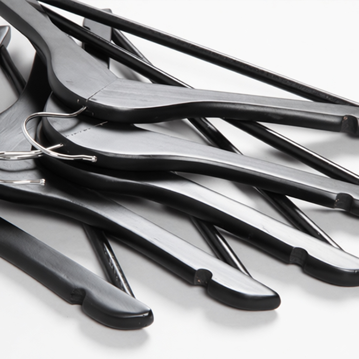 Вешалка-плечики для детской одежды деревянная C30N-34(черн)