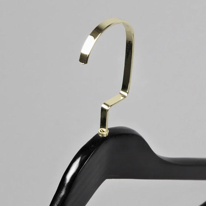 Вешалка-плечики для одежды деревянная МC30N/1(черн/зол)